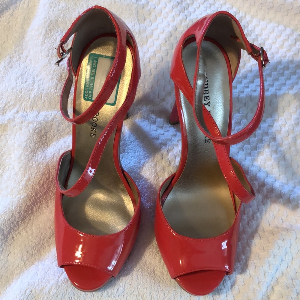 Shoes - Picture 4 of 4